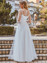 Load image into Gallery viewer, Elegant Wholesale Tulle Wedding Dress with Lace Decoration EH00242
