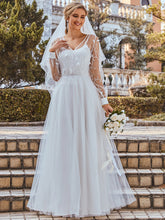 Load image into Gallery viewer, Elegant Wholesale Tulle Wedding Dress with Lace Decoration EH00242